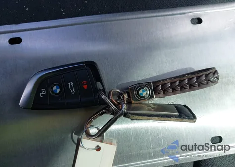 2021 BMW 330I z USA, uszkodzony, nr VIN 3MW5R1J01M8B62017